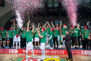 WKS Śląsk wygrywa ligę koszykówki