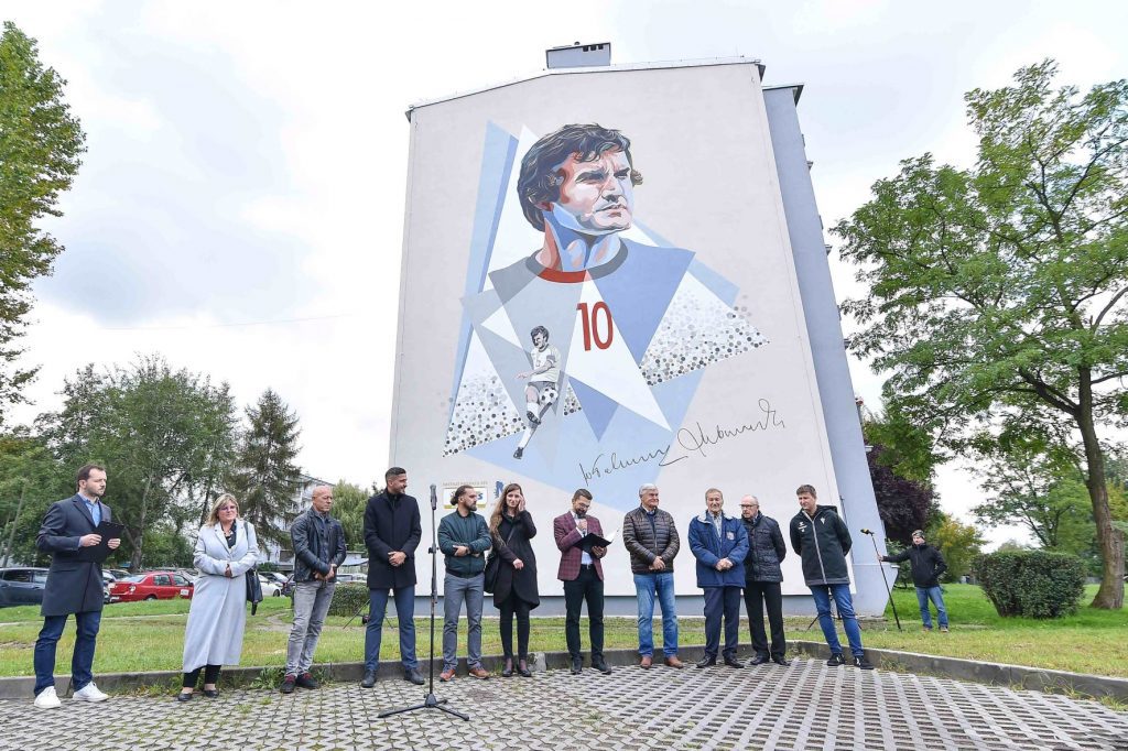 Dwa jubileusze i mural w Sośnicy. Włodzimierz Lubański jak Kazimierz Górski