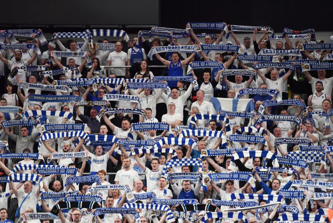 gornik-walbrzych-puchar-polski-koszykowka Kibice Górnika Wałbrzych.