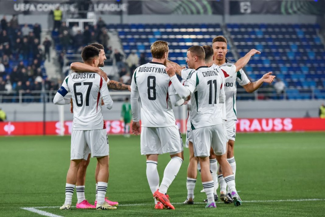 legia-slask-typy-kursy-bonus Radość piłkarzy Legii Warszawa.