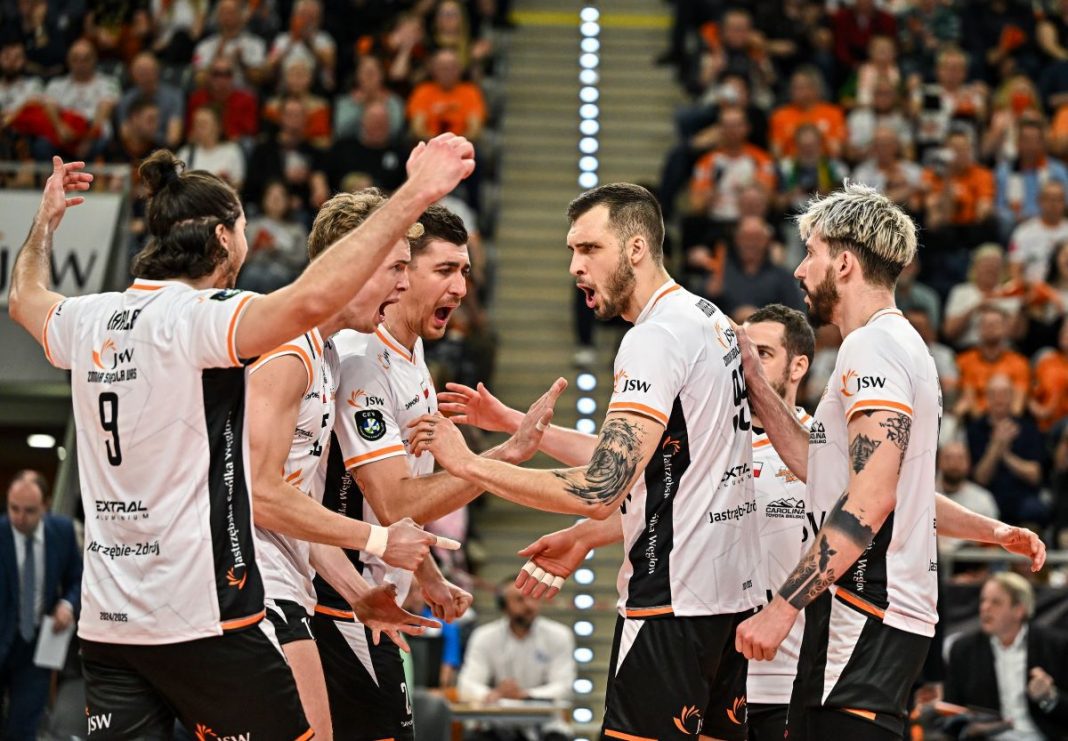 jastrzebski-olympiakos-liga-mistrzow Radość siatkarzy Jastrzębskiego Węgla.