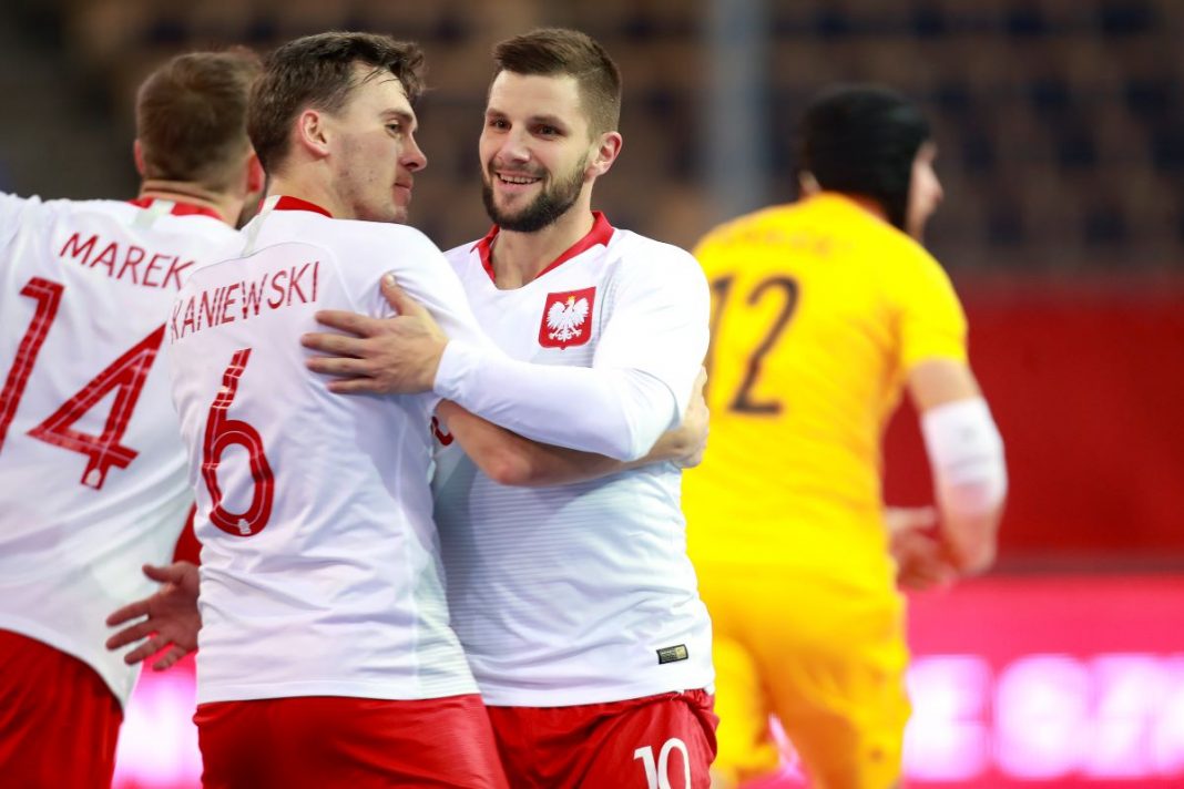 Radość reprezentantów Polski w futsalu.