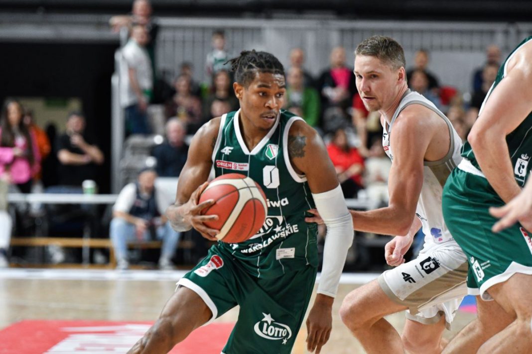 Kameron McGusty przy piłce w barwach Legii.