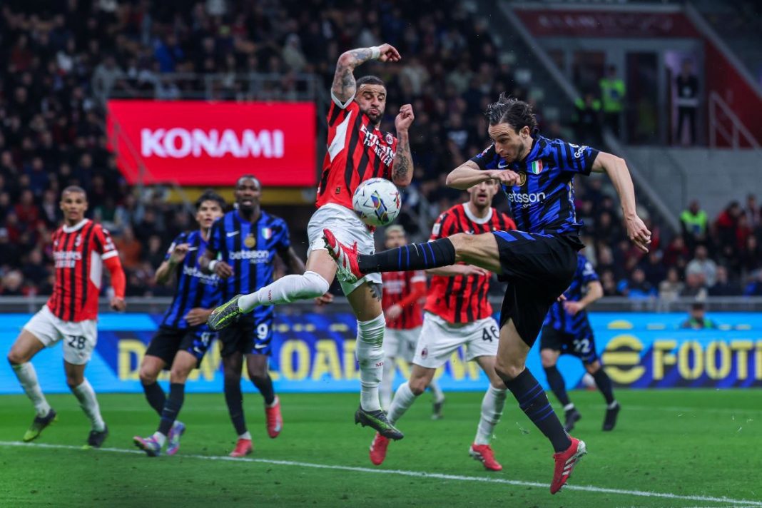 Zawodnicy Interu i Milanu na boisku