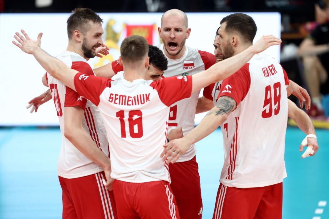 Radość siatkarzy reprezentacji Polski.
