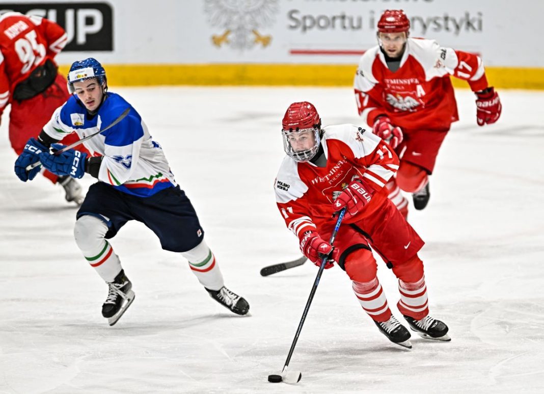 Kamil Sadłocha w trakcie meczu reprezentacji Polski.