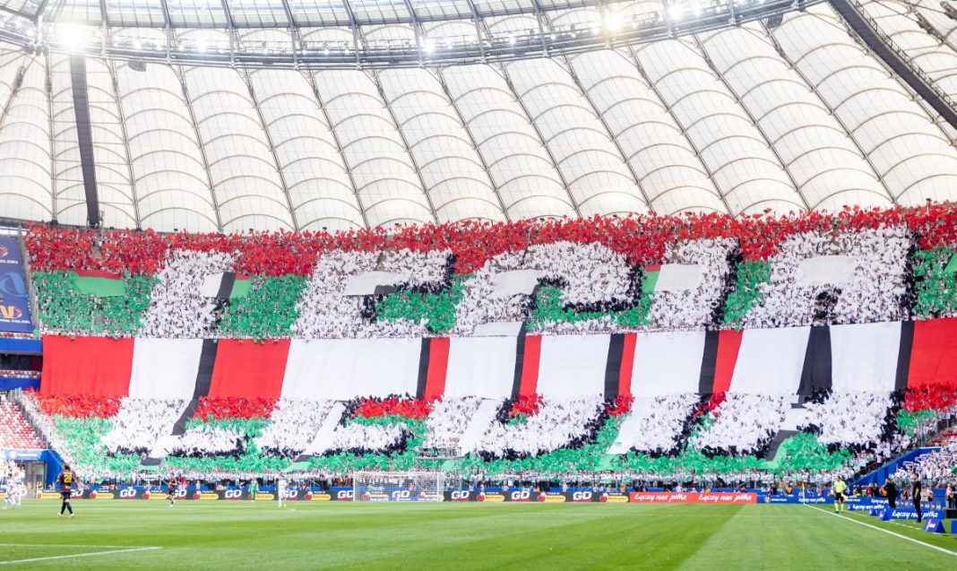 Oprawa kibiców Legii Warszawa.