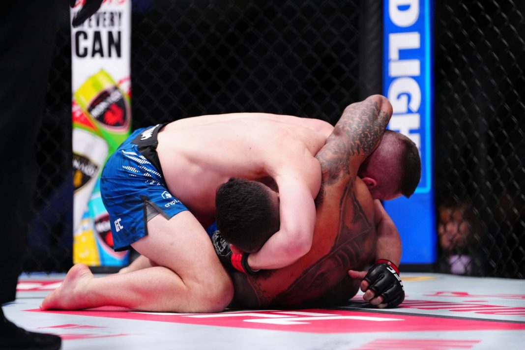 Walka MMA.