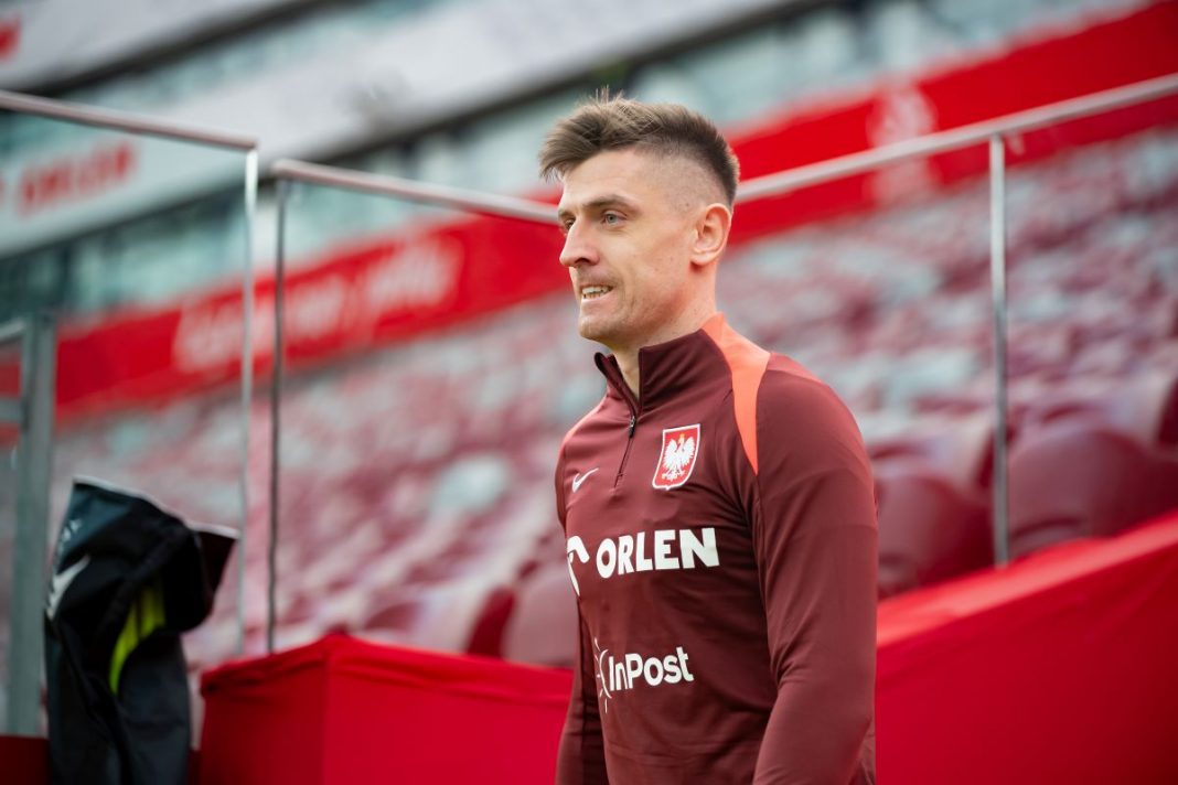 piatek-gol-polacy-ligi-zagraniczne Krzysztof Piątek w bluzie reprezentacji Polski.