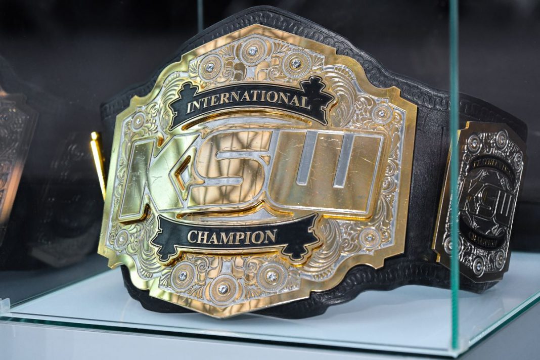 Pas KSW na zbliżeniu.