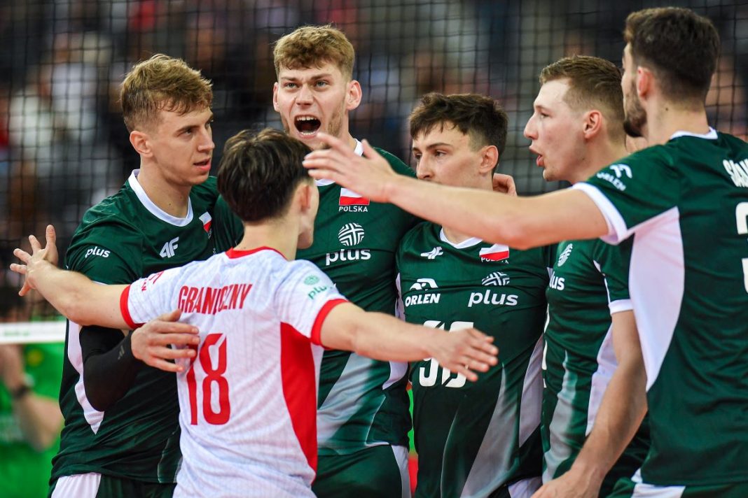Radość siatkarzy reprezentacji Polski.