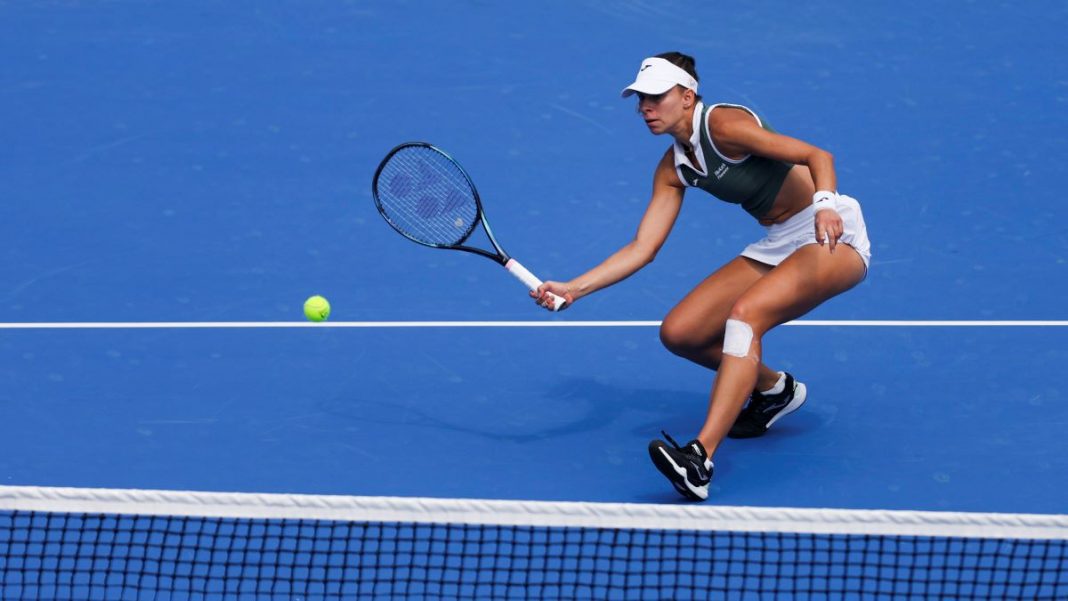 Magda Linette w trakcie meczu.