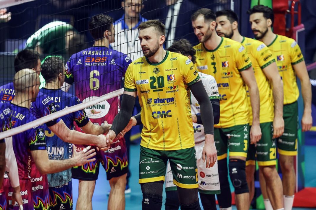 Podziękowanie pod siatką siatkarzy Warty Zawiercie i Perugii.