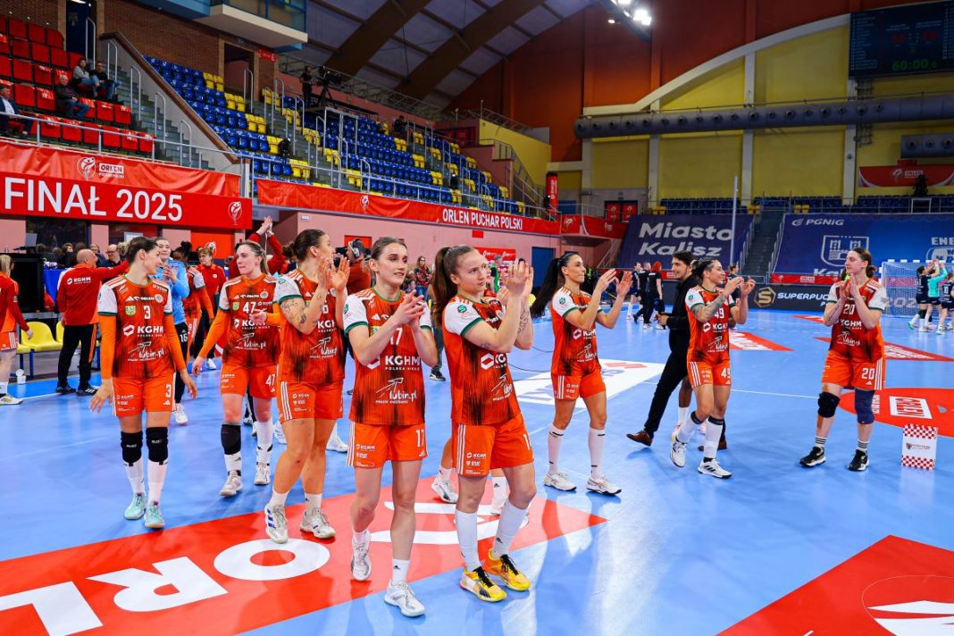 Radość piłkarek ręcznych Zagłębia Lubin.