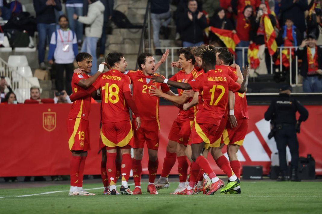 Radość piłkarzy reprezentacji Hiszpanii.