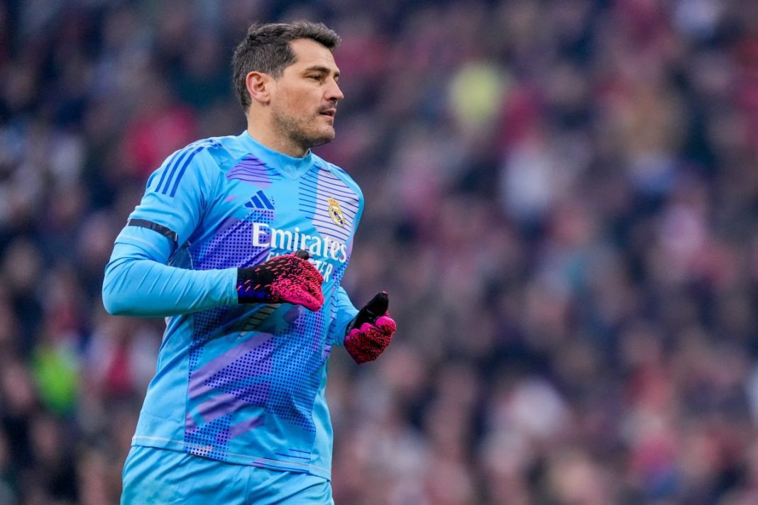 Iker Casillas w trakcie meczu legend Realu Madryt.