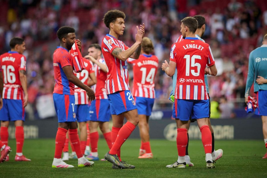 Piłkarze Atletico Madryt na boisku.