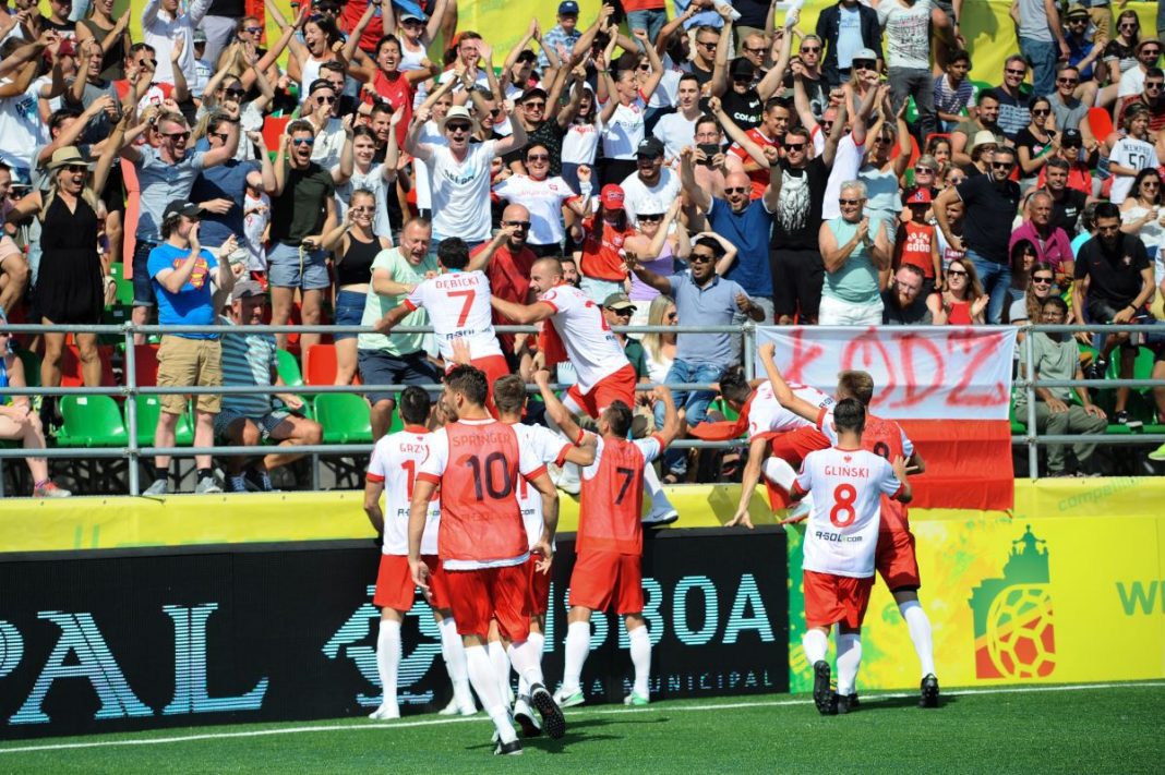 Radość reprezentantów Polski w socca.