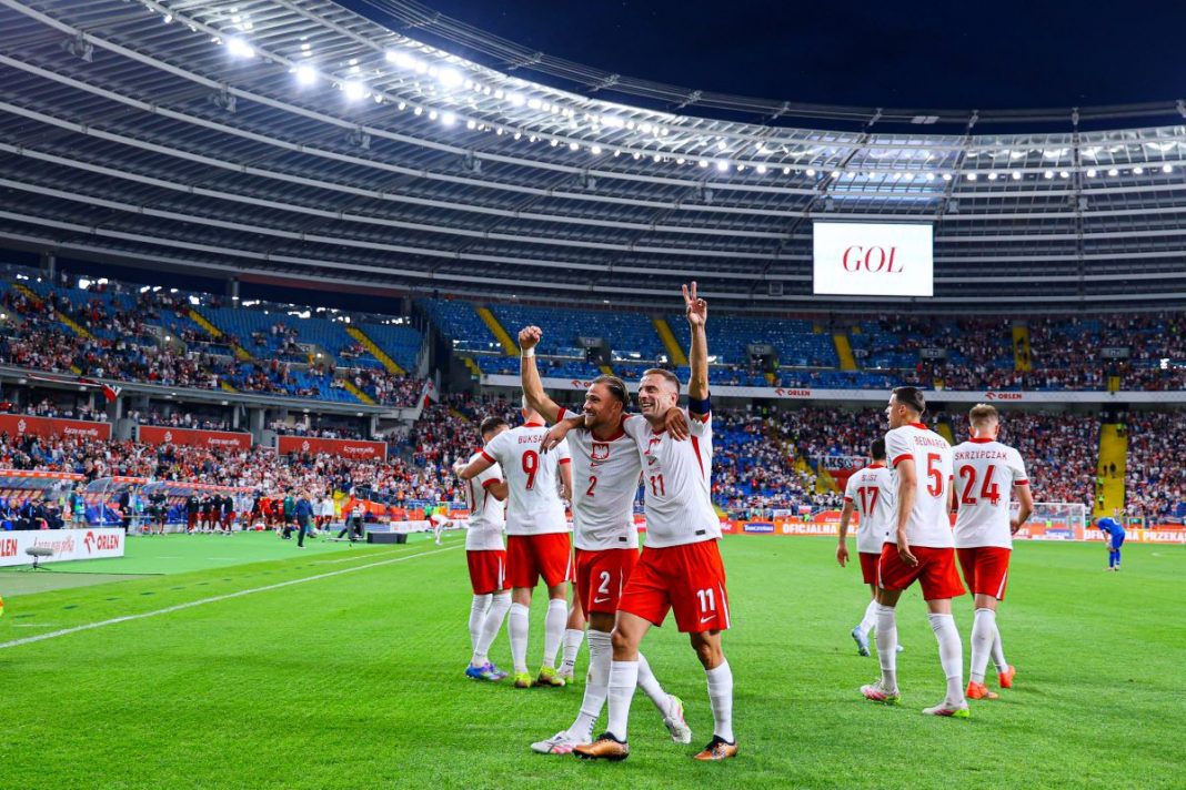 Radość piłkarzy reprezentacji Polski po golu w meczu z Mołdawią.