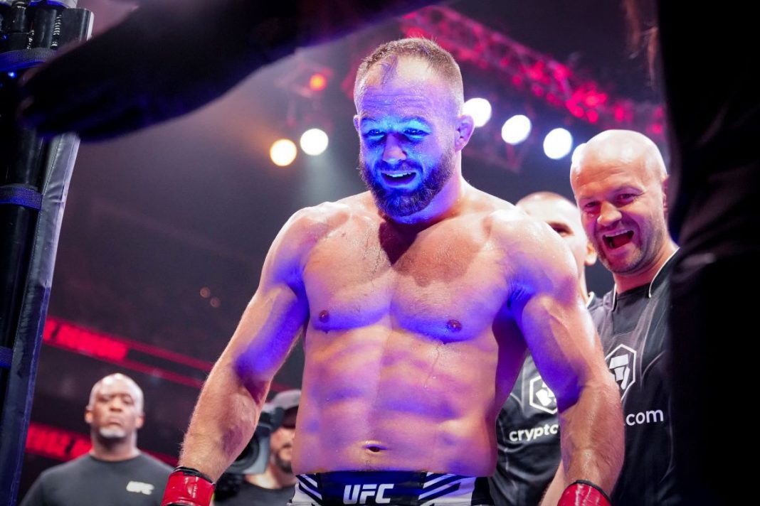 Mateusz Rębecki przed walką w UFC.