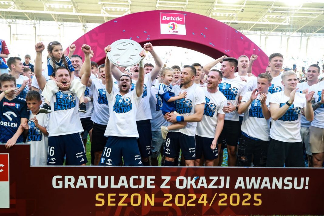 Radość piłkarzy Wisły Płock.