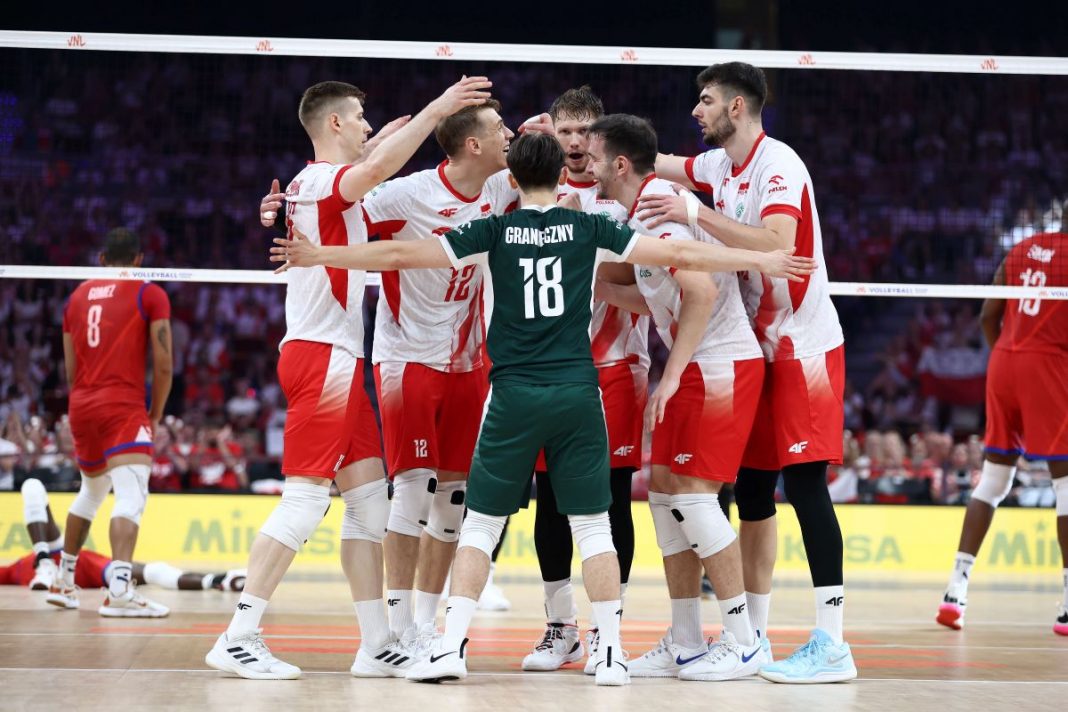 Radość siatkarzy reprezentacji Polski.