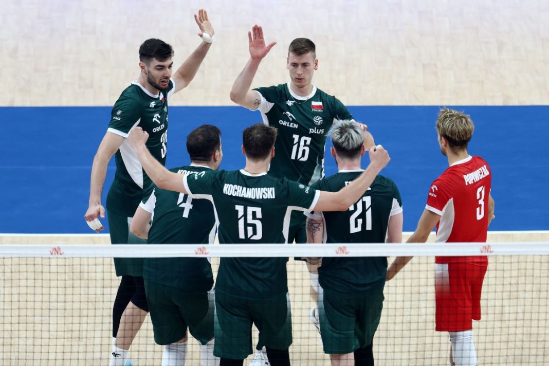 Radość siatkarzy reprezentacji Polski.