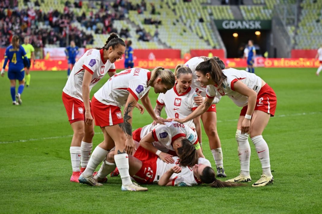Radość piłkarek reprezentacji Polski.
