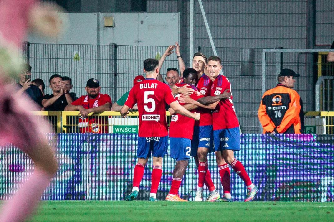 Radość piłkarzy Rakowa Częstochowa.