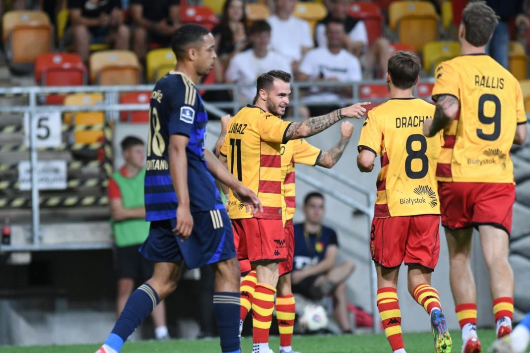 Radość piłkarzy Jagiellonii po strzelonym golu.