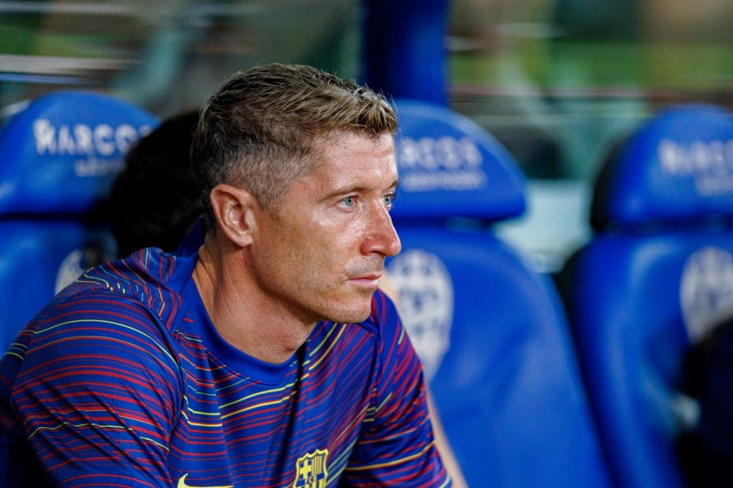 Robert Lewandowski na ławce rezerwowych.