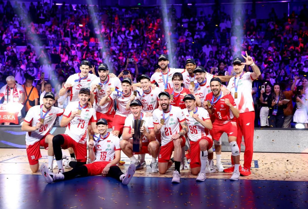 Polacy świętują zwycięstwo w Lidze Narodów.