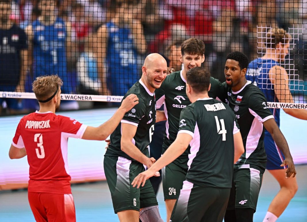 Radość siatkarzy reprezentacji Polski.