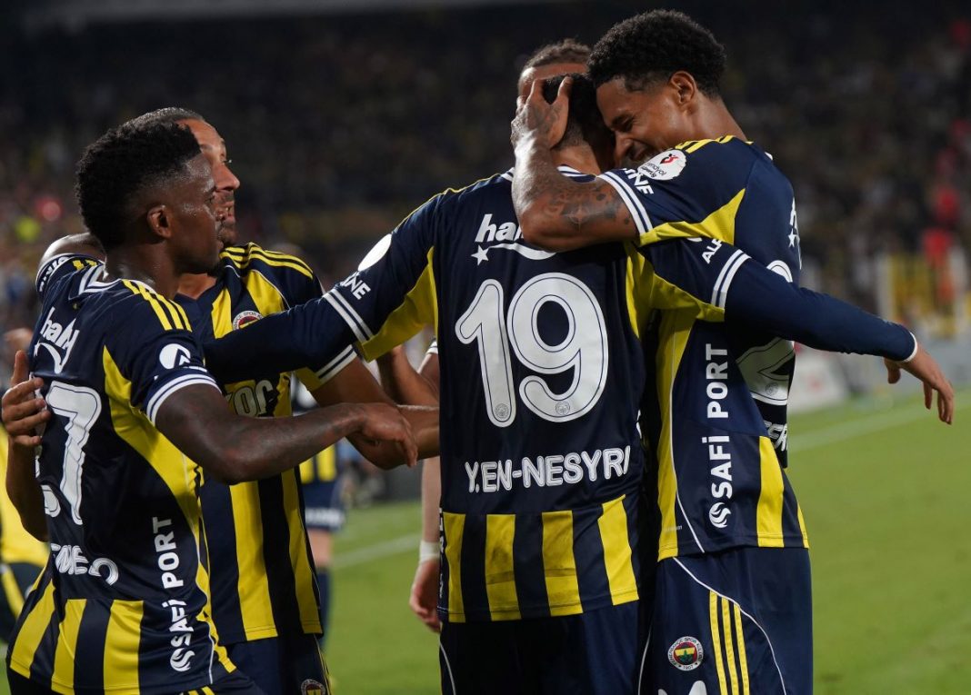 Radość piłkarzy Fenerbahce.