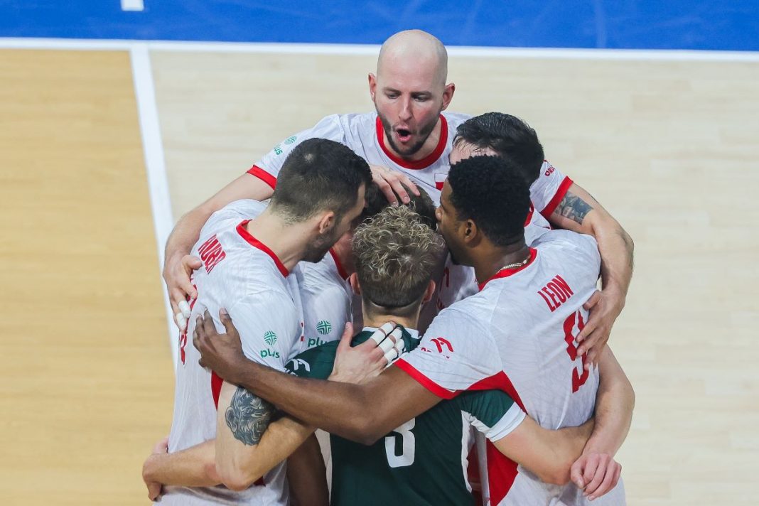 Radość siatkarzy reprezentacji Polski.