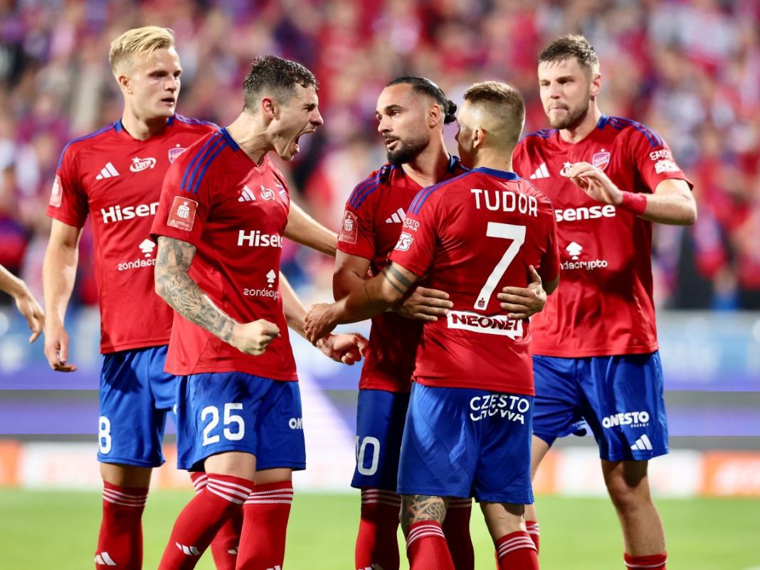 Radość piłkarzy Rakowa Częstochowa.