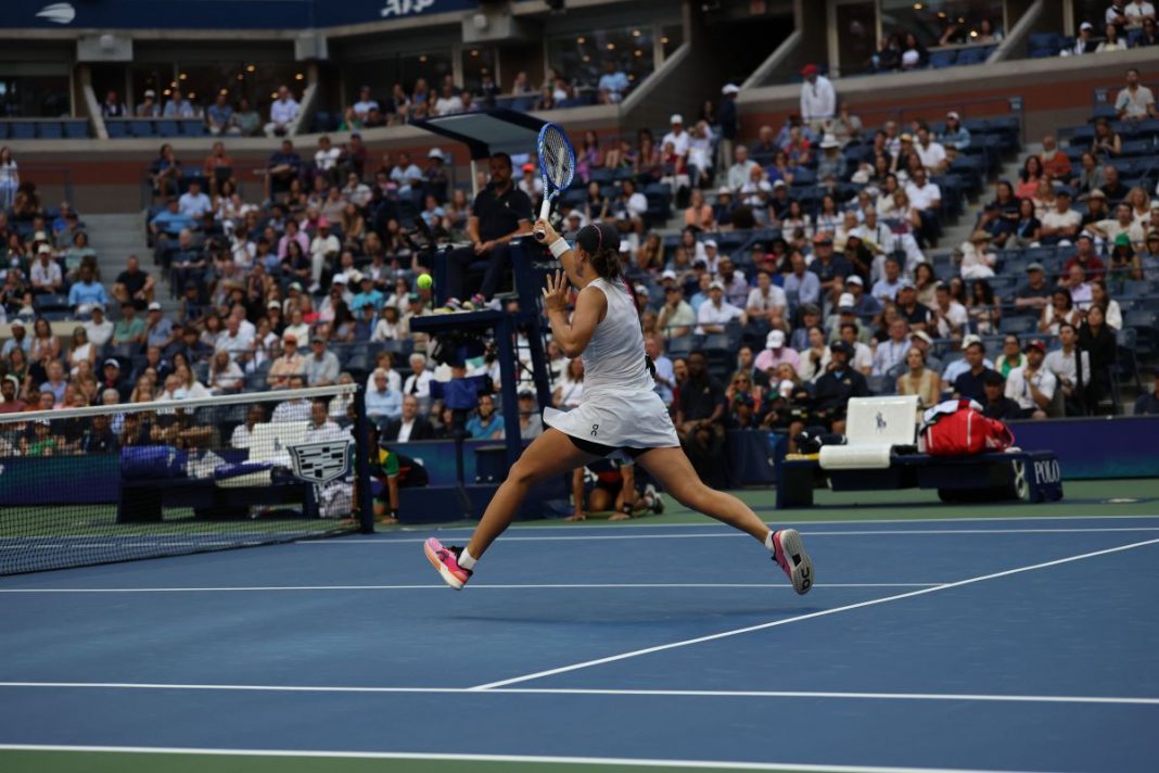 Iga Świątek w trakcie meczu.