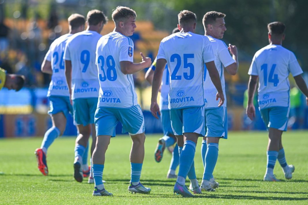 Radość piłkarzy Ruchu Chorzów.