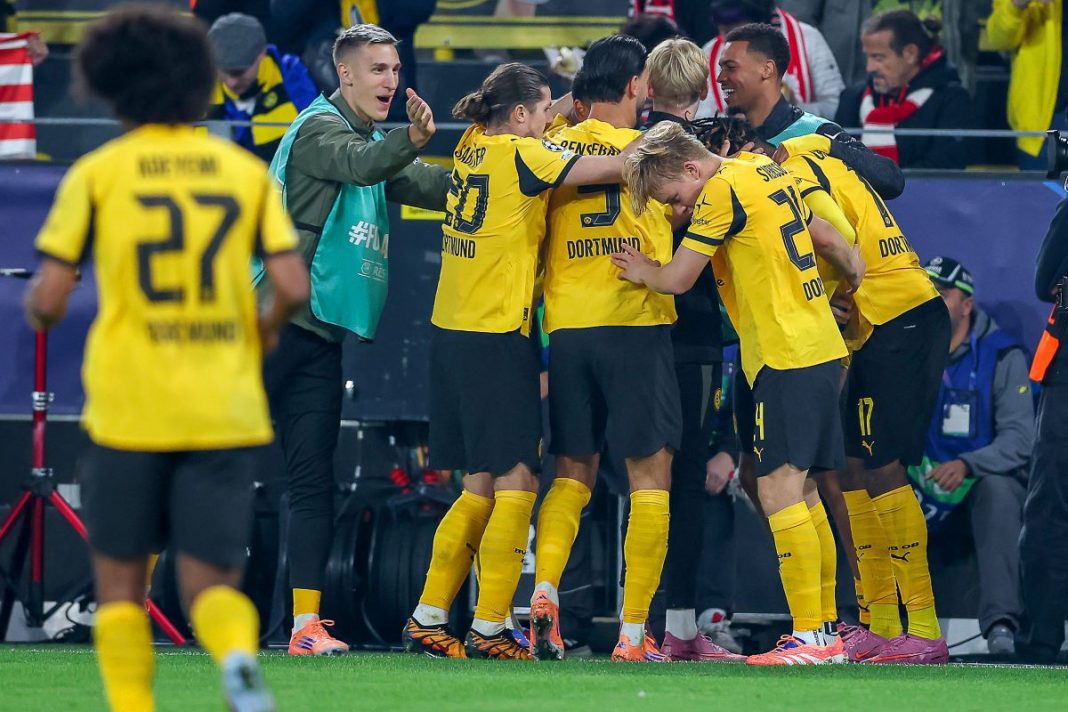 Radość piłkarzy Borussii Dortmund.