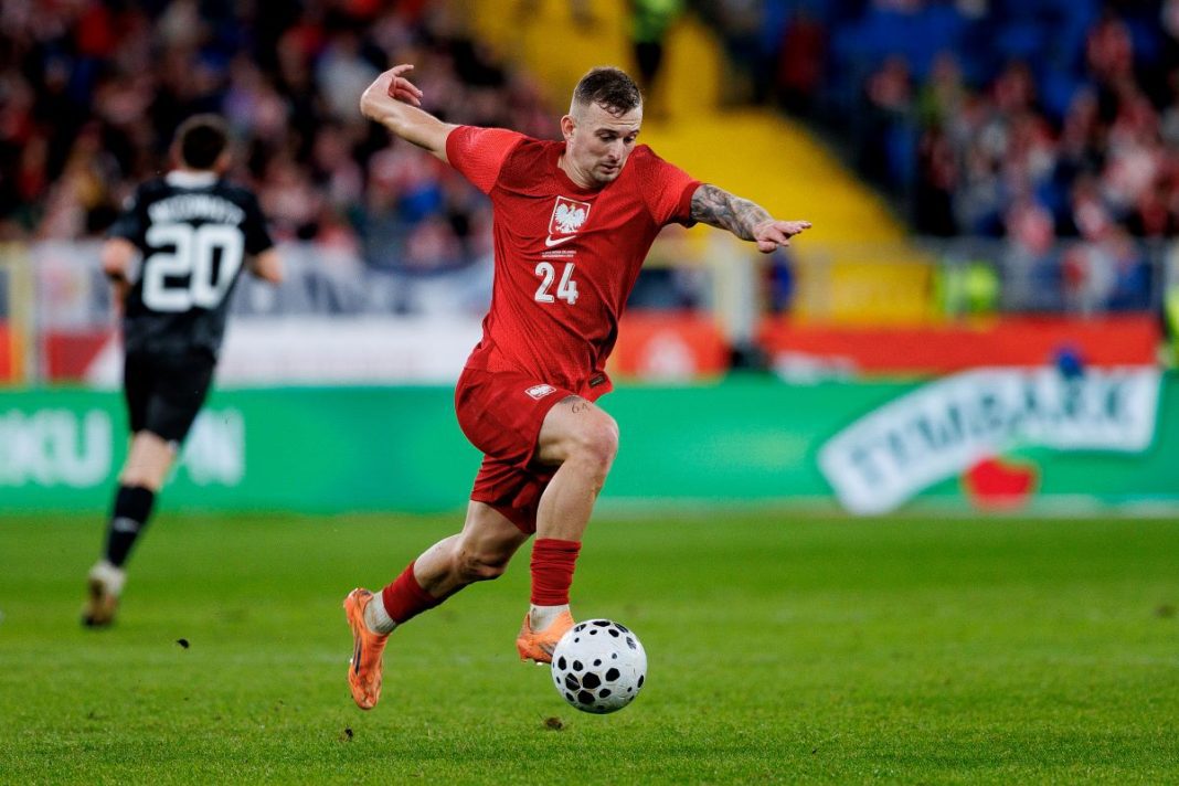 Kacper Kozłowski w barwach reprezentacji Polski.