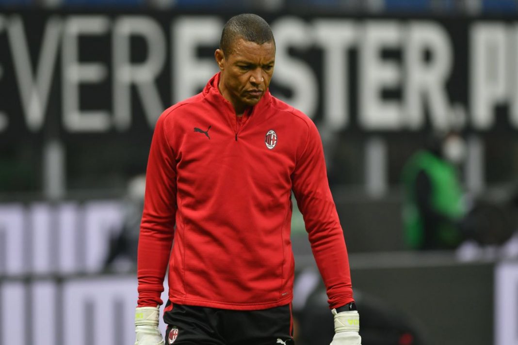Dida w bluzie treningowej Milanu.