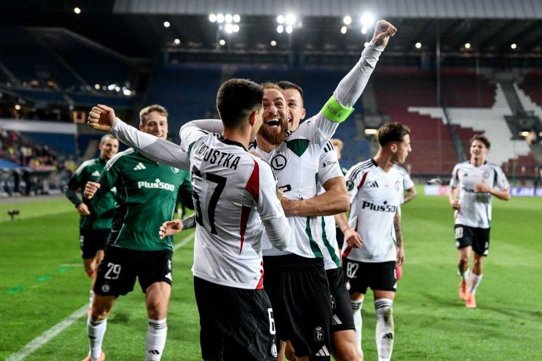 Radość piłkarzy Legii.