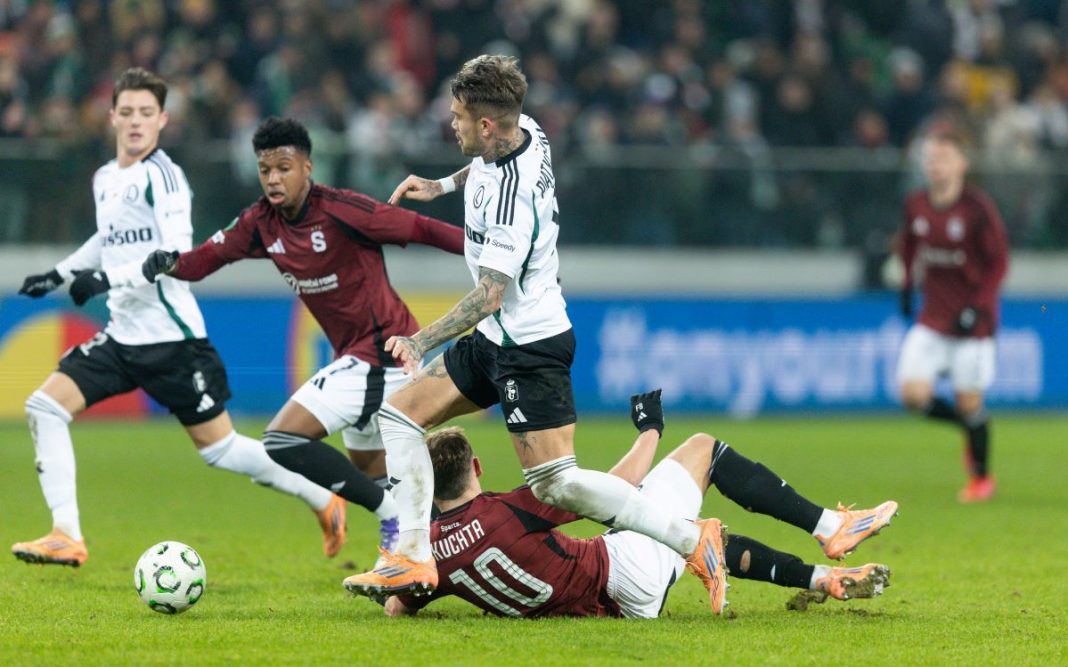 Piłkarze Legii w meczu ze Spartą Praga.