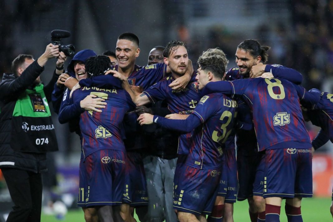 Radość piłkarzy Pogoni Szczecin.