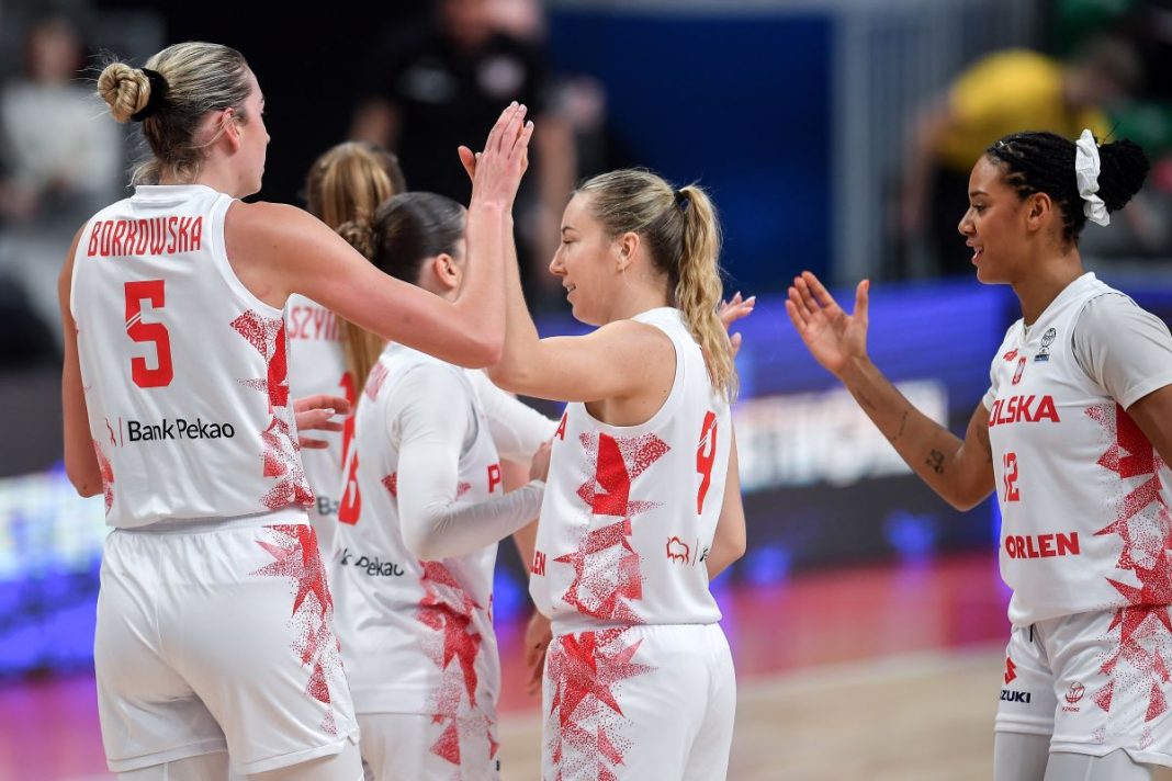 Radość koszykarek reprezentacji Polski.
