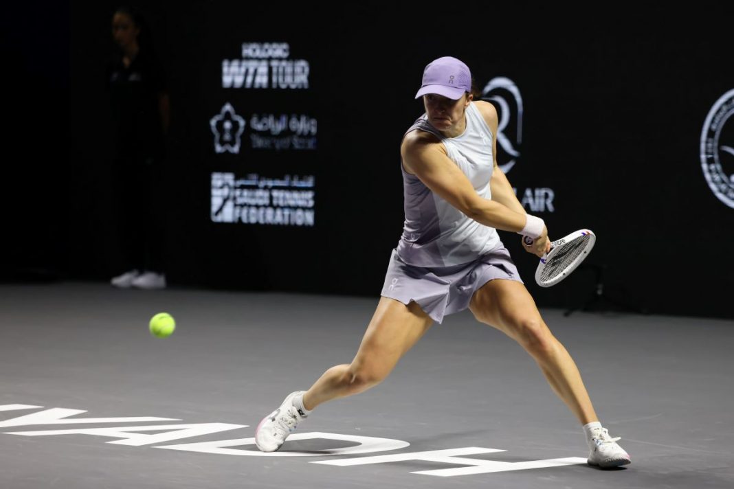 Iga Świątek w trakcie meczu.