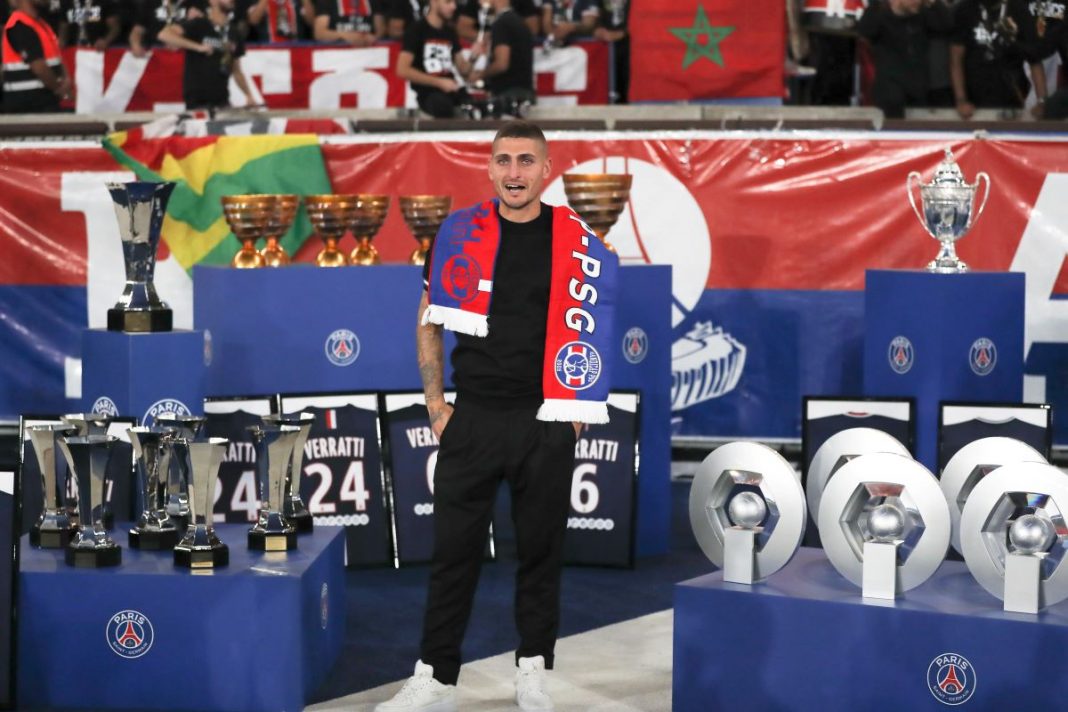 Marco Verratti z wszystkimi trofeami w PSG.