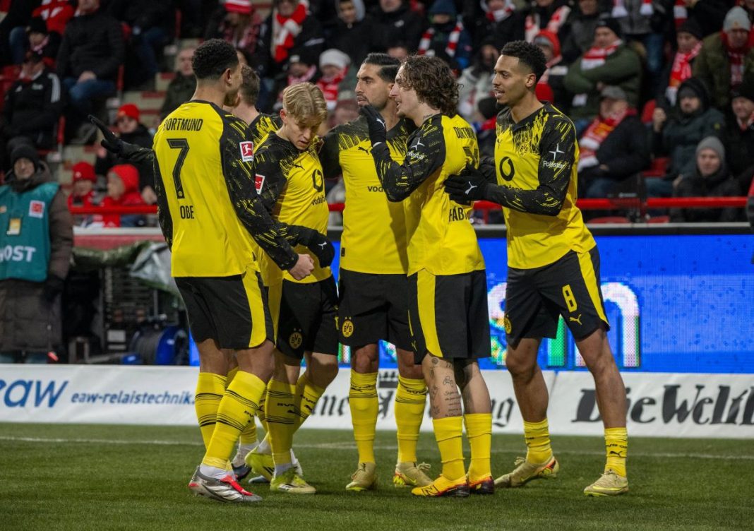 Radość piłkarzy Borussii Dortmund.