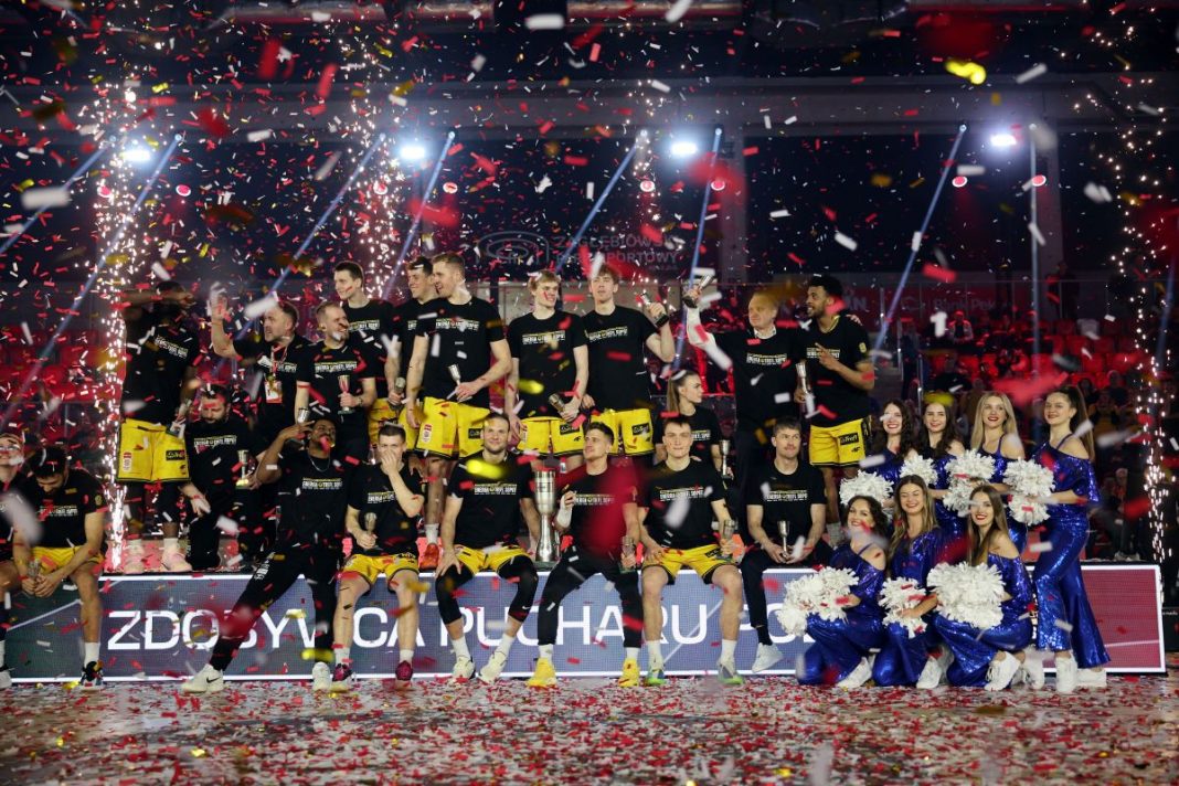 Trefl Sopot świętuje zdobycie Pucharu Polski.