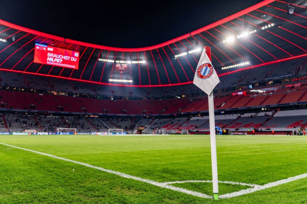 Pole rzutu rożnego na stadionie Allianz Arena w Monachium.